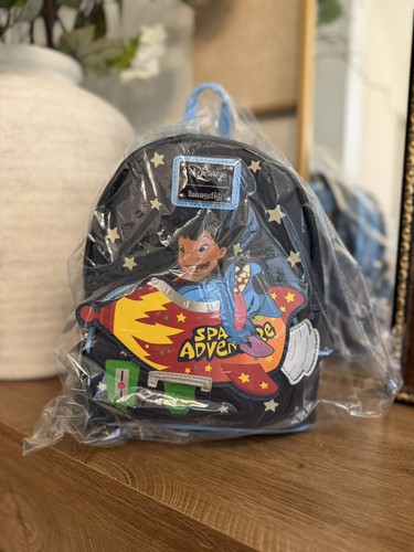 Brand nwt loungefly - nwt, disney